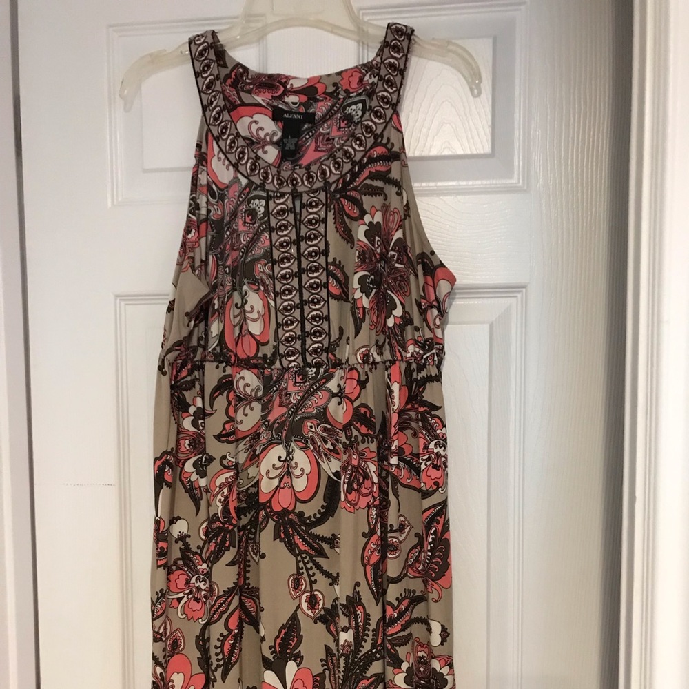Printed halter dress perfect for the summer
